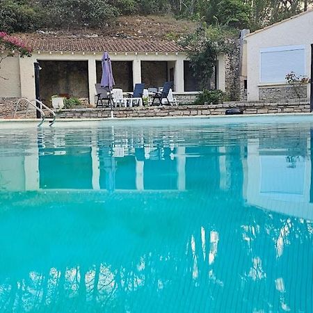 Hotel Le Robinson Beaucaire  Bagian luar foto